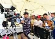 TNI Angkatan Laut Gelar Take Scene Pertama Film Berjudul The Hostage’s Hero di KRI Dewaruci Koarmada II