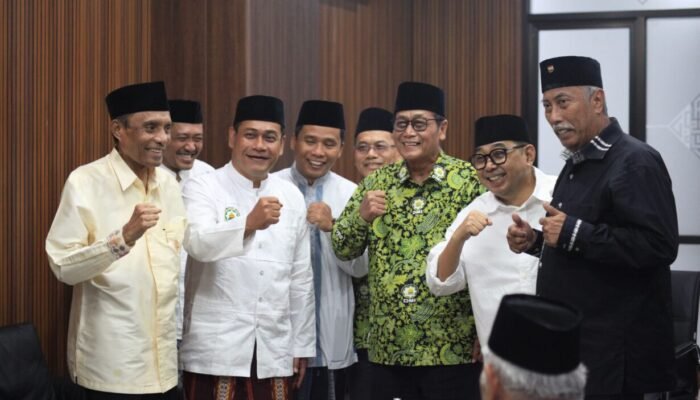 Pelantikan Pengurus DMI Surabaya, Dorong Transformasi dan Peran Masjid untuk Generasi Muda