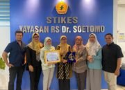 STIKES YAYASAN RS Dr SOETOMO RAIH PENGHARGAAN DI ANUGERAH KAMPUS UNGGULAN TAHUN 2026