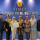 Ketua STIKES Yayasan RS Dr. Soetomo drg. Widi Astuti bersama dengan Civitas Akademika Menerima Penghargaan Anugrah Kampus Unggulan 2026