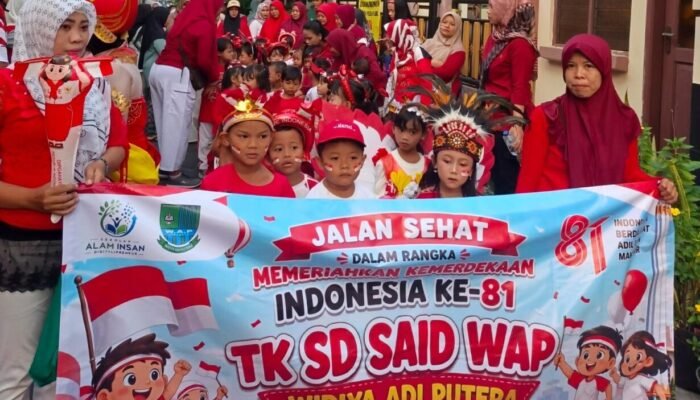 Semarak HUT RI ke-81, TK-SD SAID Widya Adi Putera Gelar Jalan Sehat Diiringi Musik Angklung