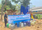 Krisis Air Bersih, Dompet Dhuafa Jatim dan PLN Indonesia Power UBP Grati Salurkan 26 Ribu Liter Air untuk Warga Pasuruan