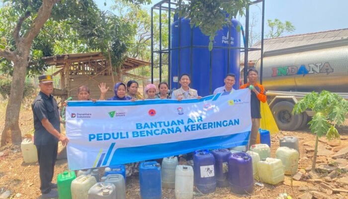 Krisis Air Bersih, Dompet Dhuafa Jatim dan PLN Indonesia Power UBP Grati Salurkan 26 Ribu Liter Air untuk Warga Pasuruan